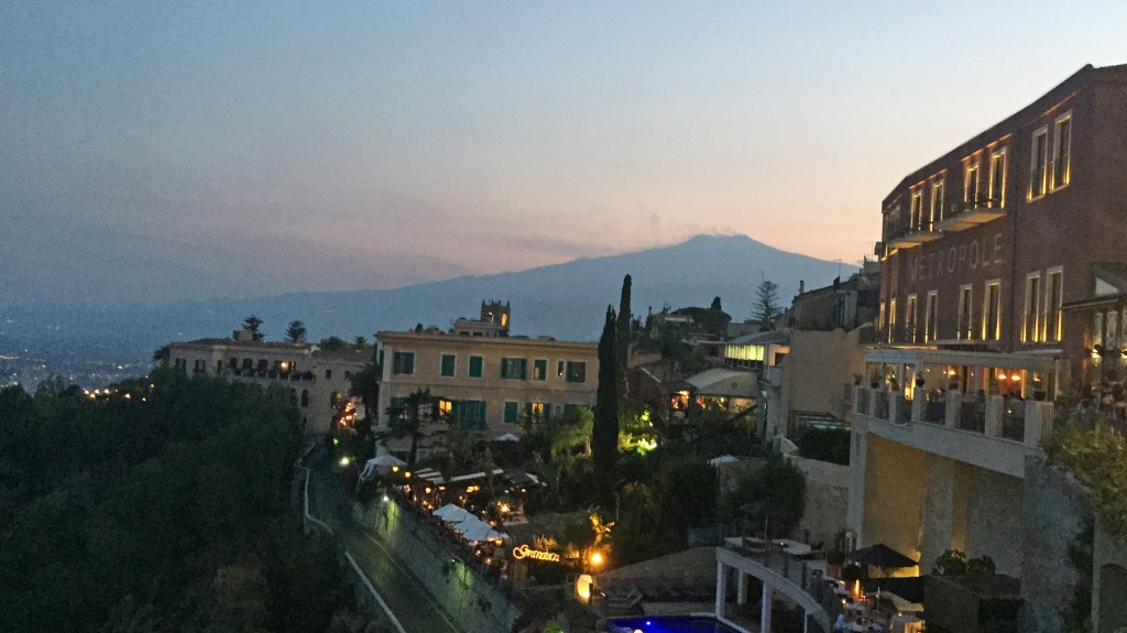 Etna kan ses fra Taomina